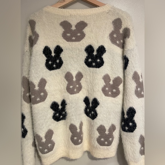 Debut - Oversized Fuzzy Bunny Sweater Size M - Picture 2 of 6